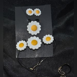 Daisy Necklace Bracelet Earrings Set